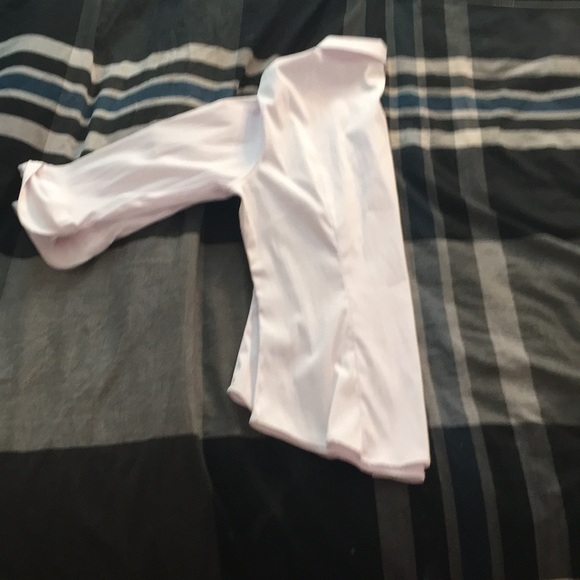 Classy white button down - Picture 3 of 4